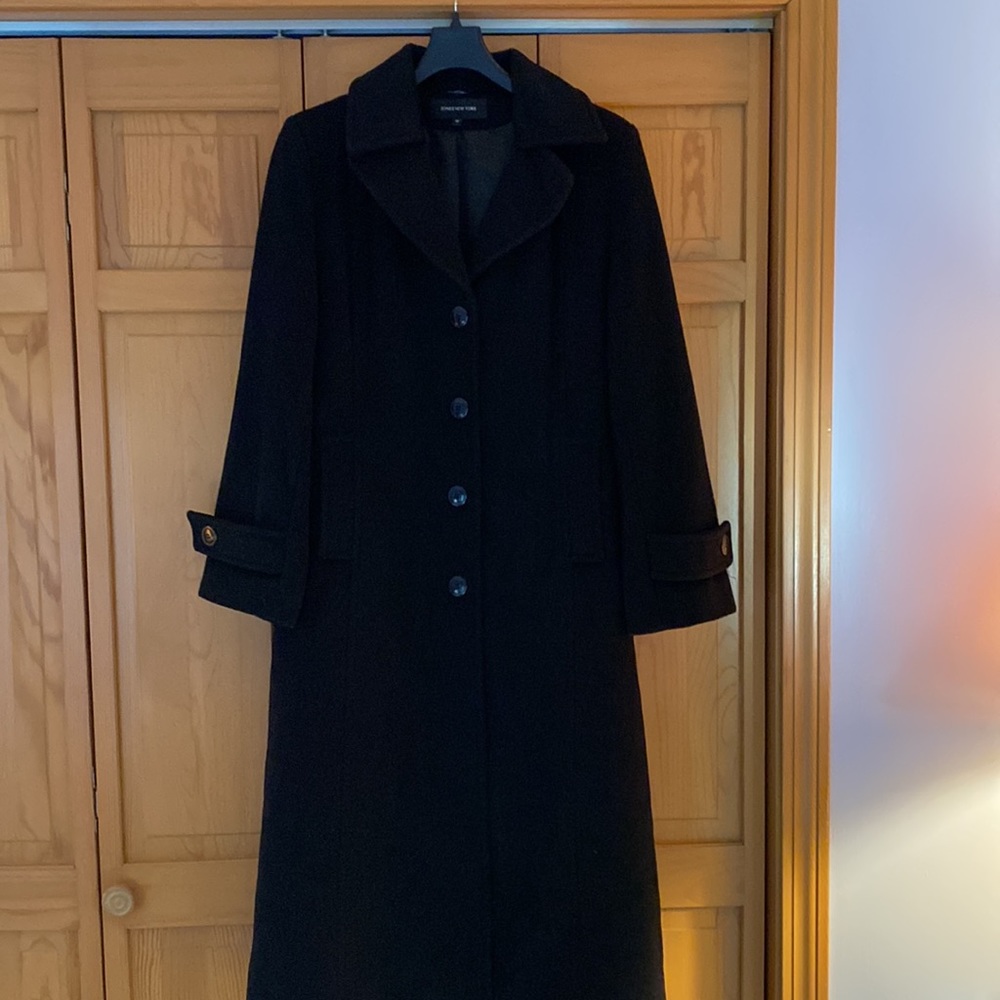 Jones New York long ladies wool, lined winter dress coat